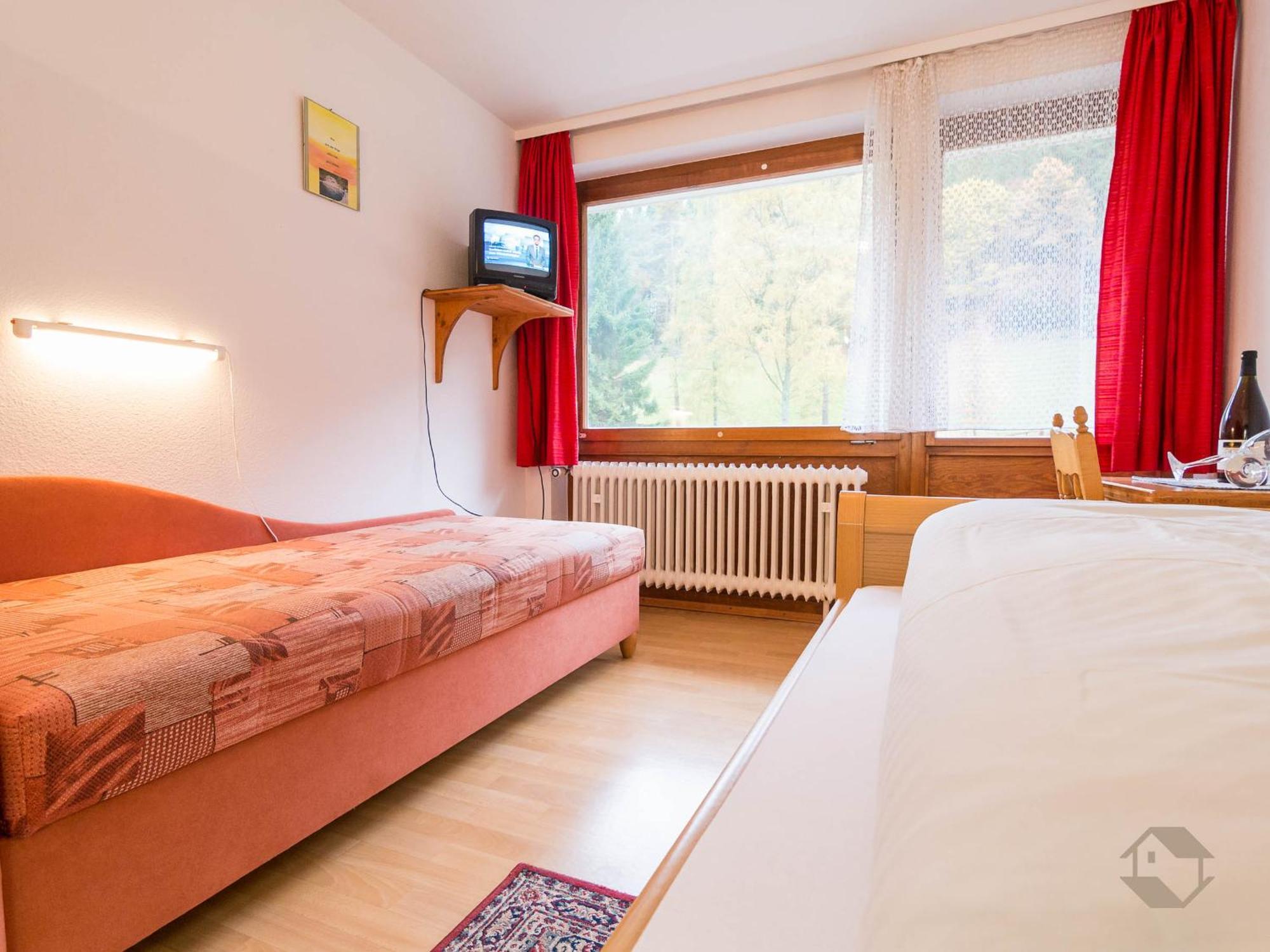 Enri Theater&Pension Bruderhaus Altensteig Zimmer foto